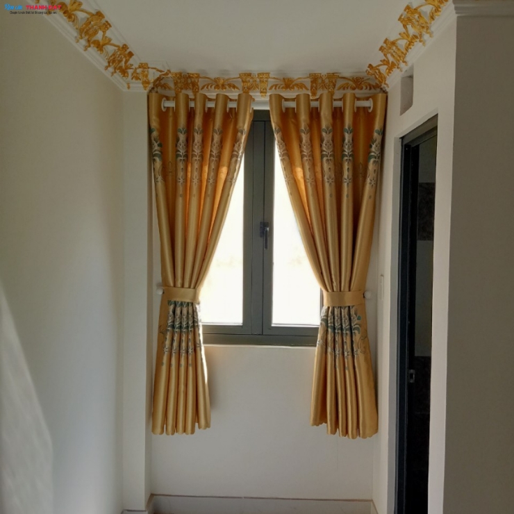 RÈM VẢI GẤM BỐ HOA VĂN CỔ ĐIỂN MÀU VÀNG HV002